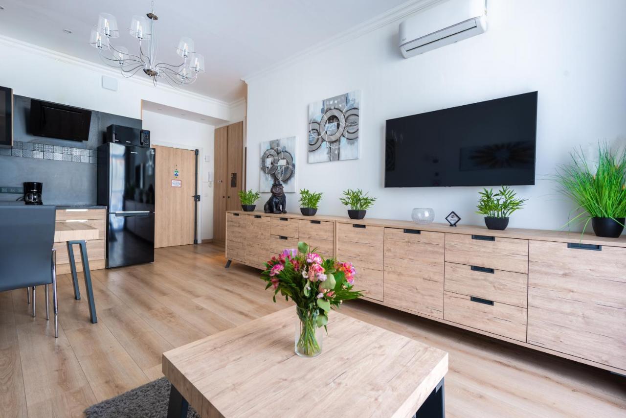 Sunny And Modern Baquis Flat Apartment Ница Екстериор снимка