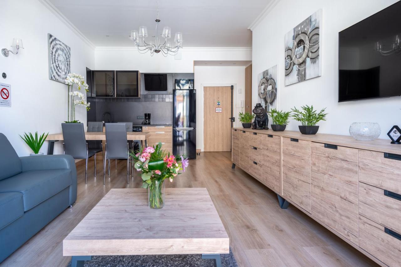 Sunny And Modern Baquis Flat Apartment Ница Екстериор снимка
